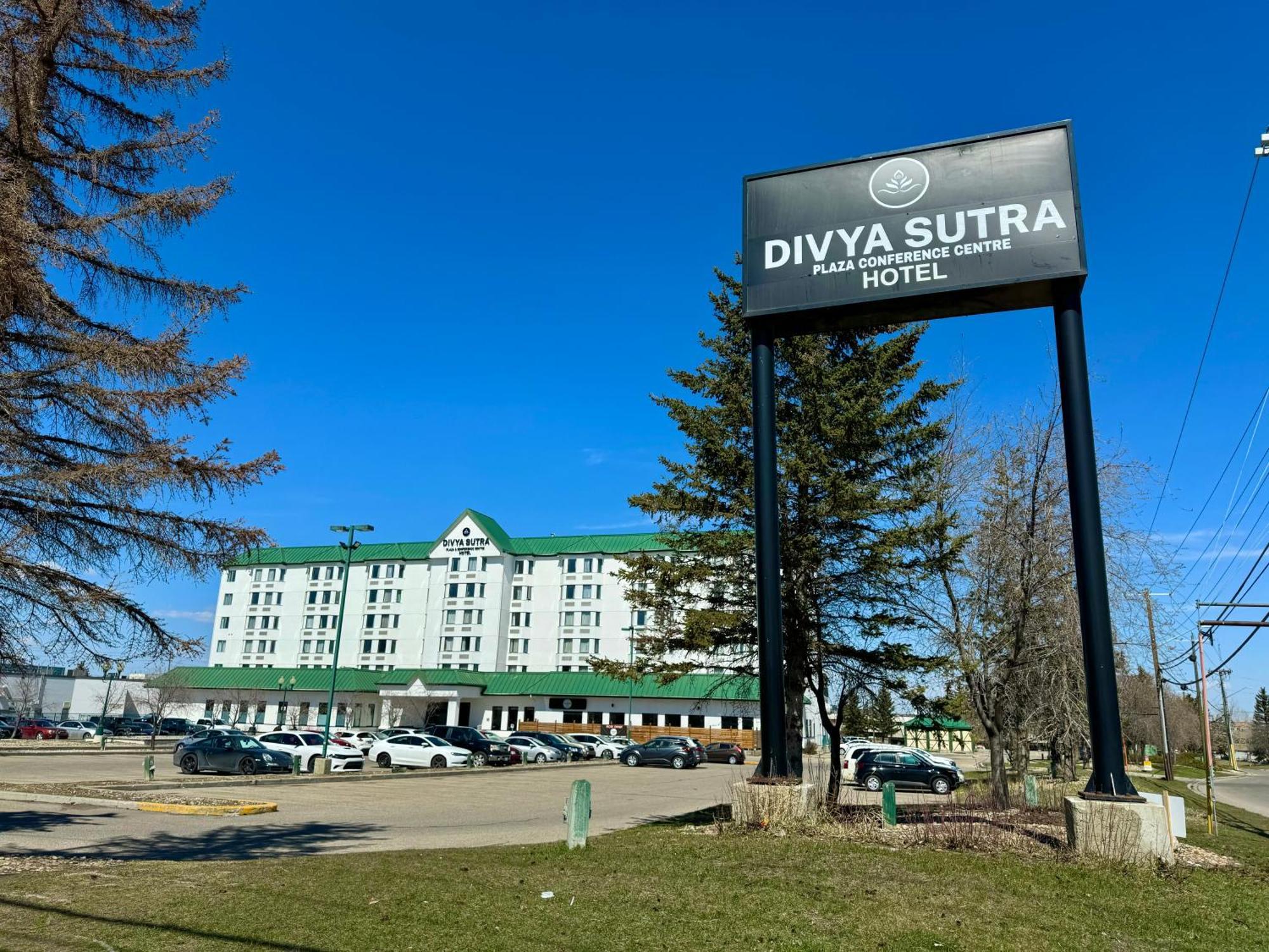 Готель Divya Sutra Plaza And Conference Centre Calgary Airport Екстер'єр фото